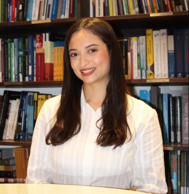 Julia Mendonça Lessa de Oliveira